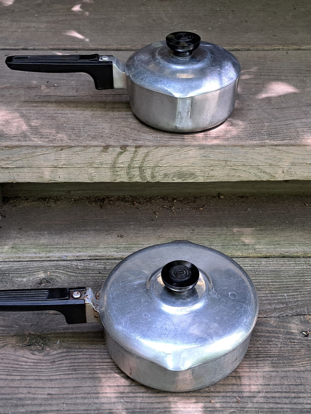 Silver Aluminum Stovetop Saucepan with Lid - Silver - Picture 3 of 5